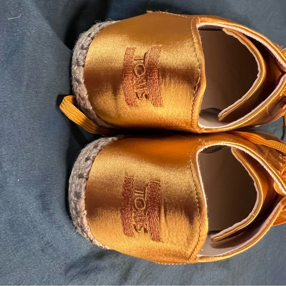 TOMS Yellow Gold Satin Lace Up Espadrille Sneaker NWT Women’s 9.5